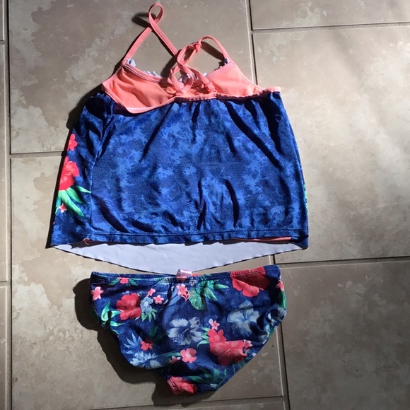 Swim suit ready to dive - Picture 2 of 2